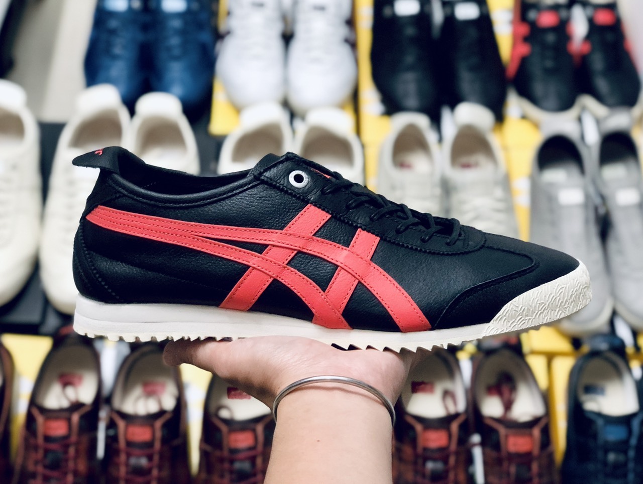 ONITSUKA MEXICO 66 SD BLACK RED SNAPPER