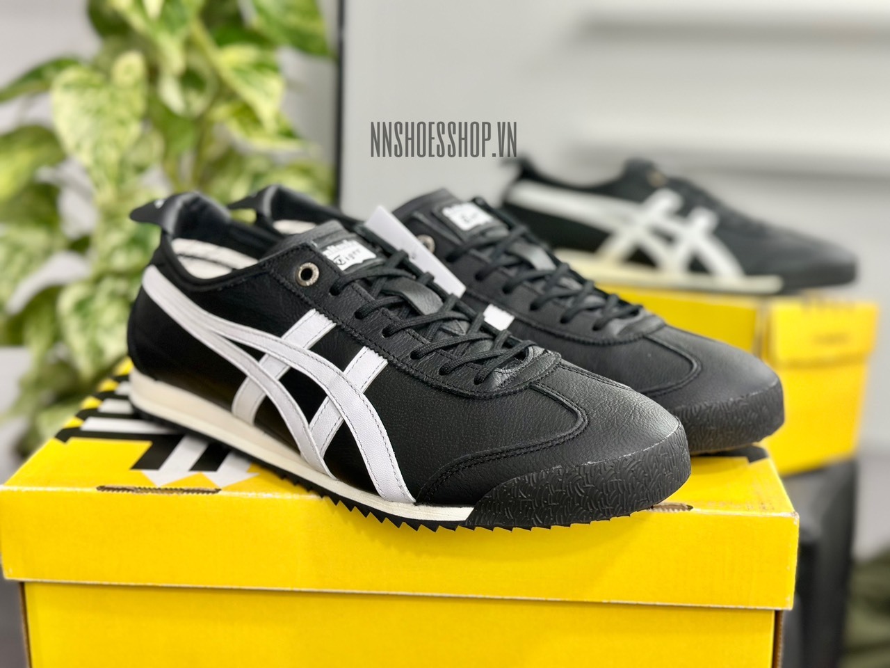 ONITSUKA MEXICO 66 SD BLACK WHITE ONITSUKA MEXICO 66 SD BLACK WHITE